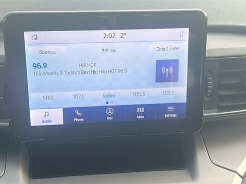 Used 2023 Ford Explorer XLT image 27