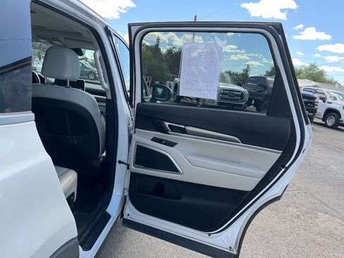 Used 2020 Kia Telluride S w/ S 8 Passenger Seating Package image 18