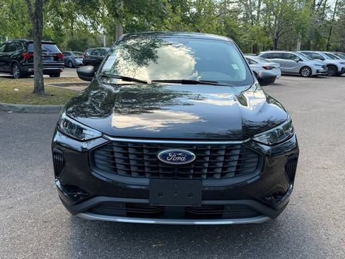 Used 2023 Ford Escape Active w/ Tech Pack #1 AWD/4WD image 2
