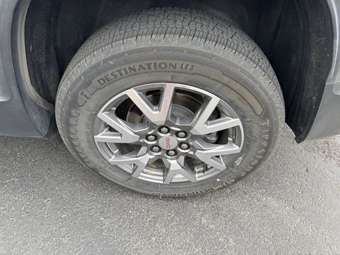 Used 2021 GMC Acadia SLT w/ Premium Package image 12