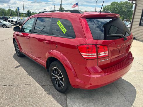 Used 2018 Dodge Journey SE w/ Connectivity Group FWD image 7