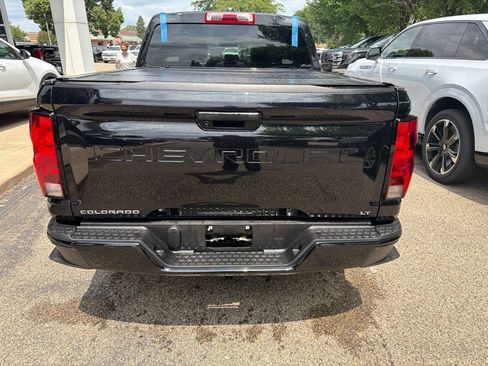 Used 2023 Chevrolet Colorado LT AWD/4WD image 6