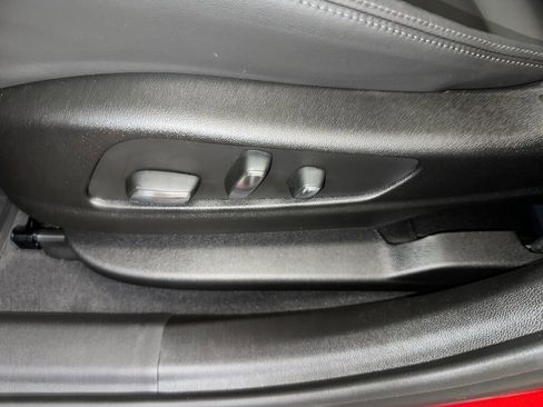 Certified 2025 Cadillac XT6 Sport w/ Technology Package image 8