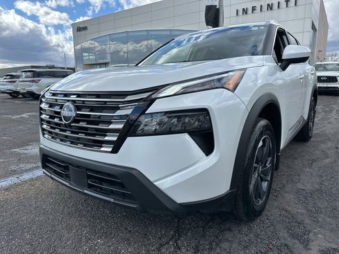 Used 2026 Nissan Rogue SV w/ SV Premium Package image 1