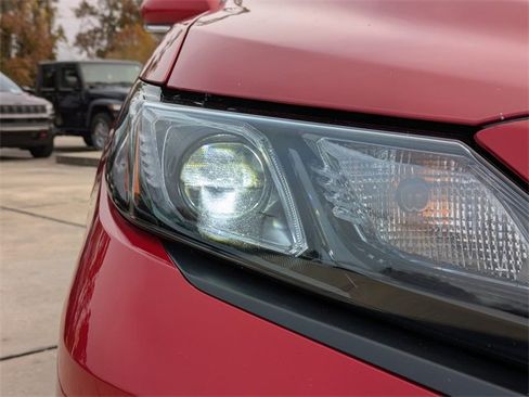 Used 2024 Toyota Camry SE image 10