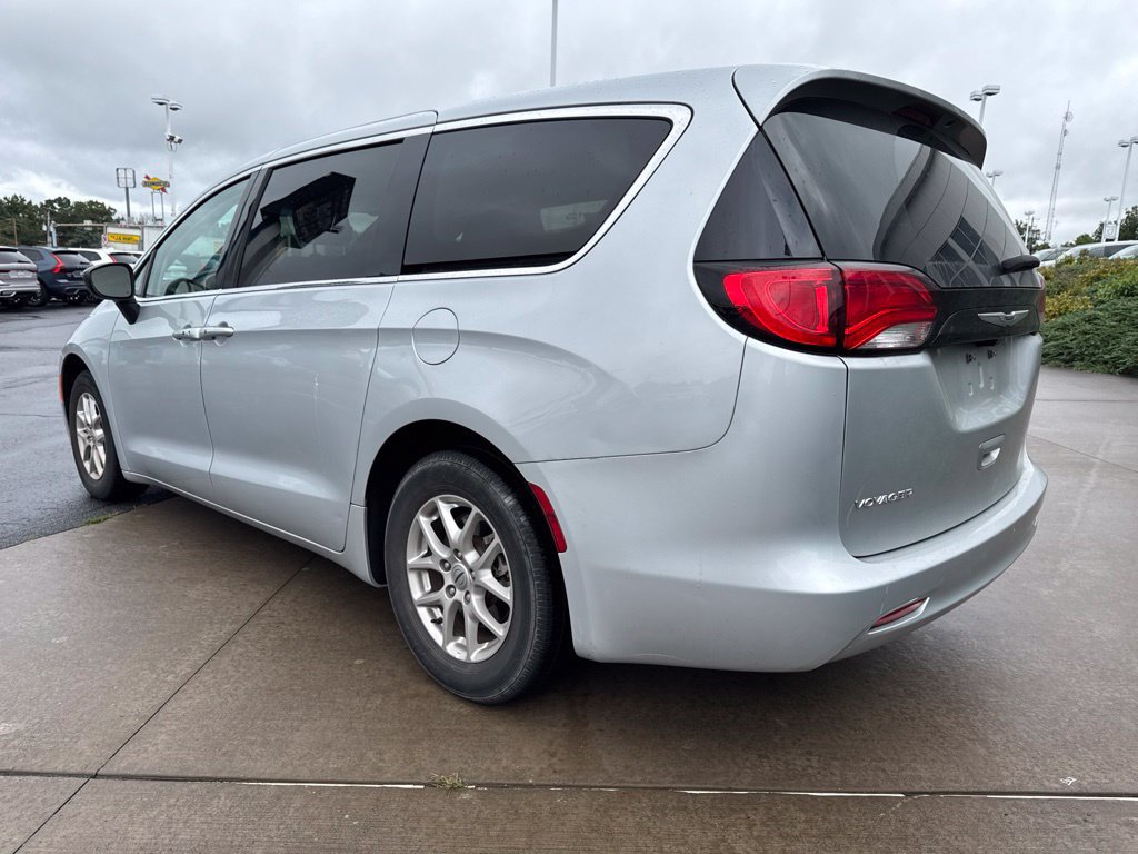 Used 2024 Chrysler Voyager LX FWD image 7