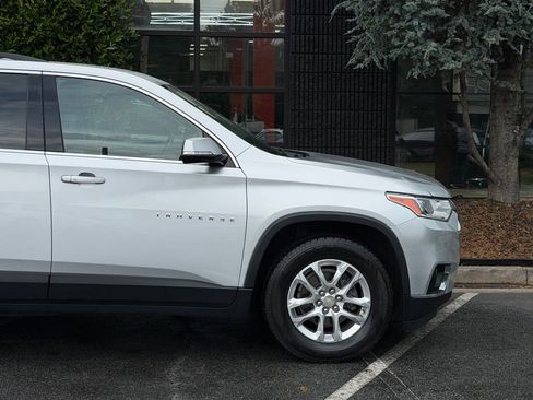 Used 2019 Chevrolet Traverse LT AWD/4WD image 23