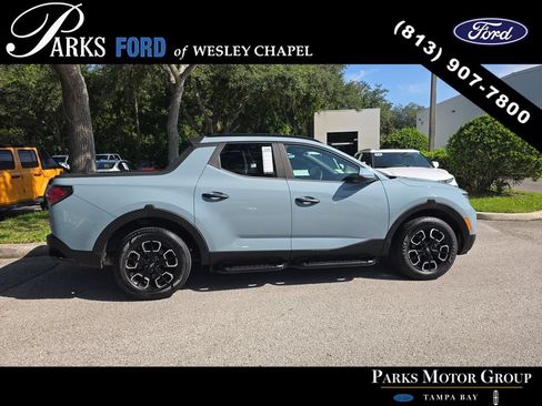 Used 2022 Hyundai Santa Cruz SEL w/ Activity Package FWD image 4