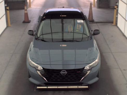 Used 2024 Nissan Sentra SR FWD image 2
