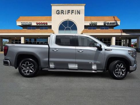 Used 2024 GMC Sierra 1500 SLT w/ SLT Premium Plus Package AWD/4WD image 3