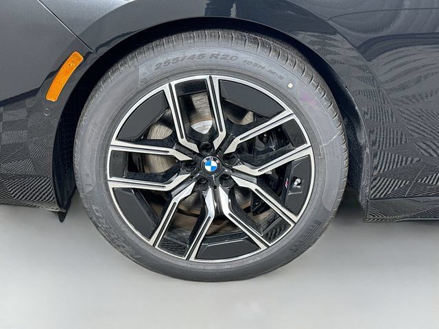 Used 2026 BMW 740i xDrive AWD/4WD image 31