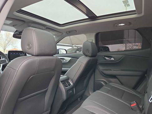 Used 2023 Chevrolet Blazer LT image 11