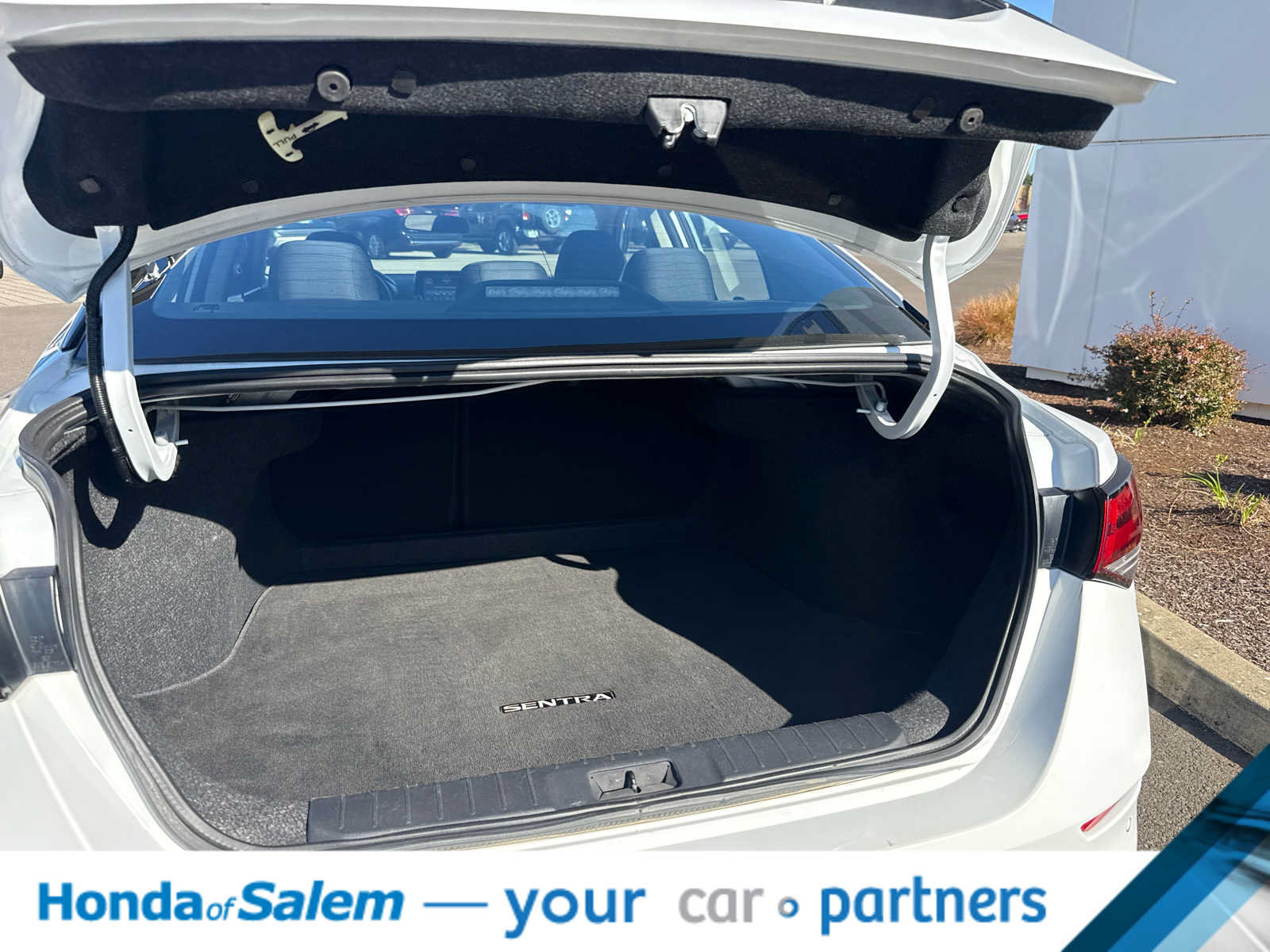 Used 2025 Nissan Sentra SV FWD image 15