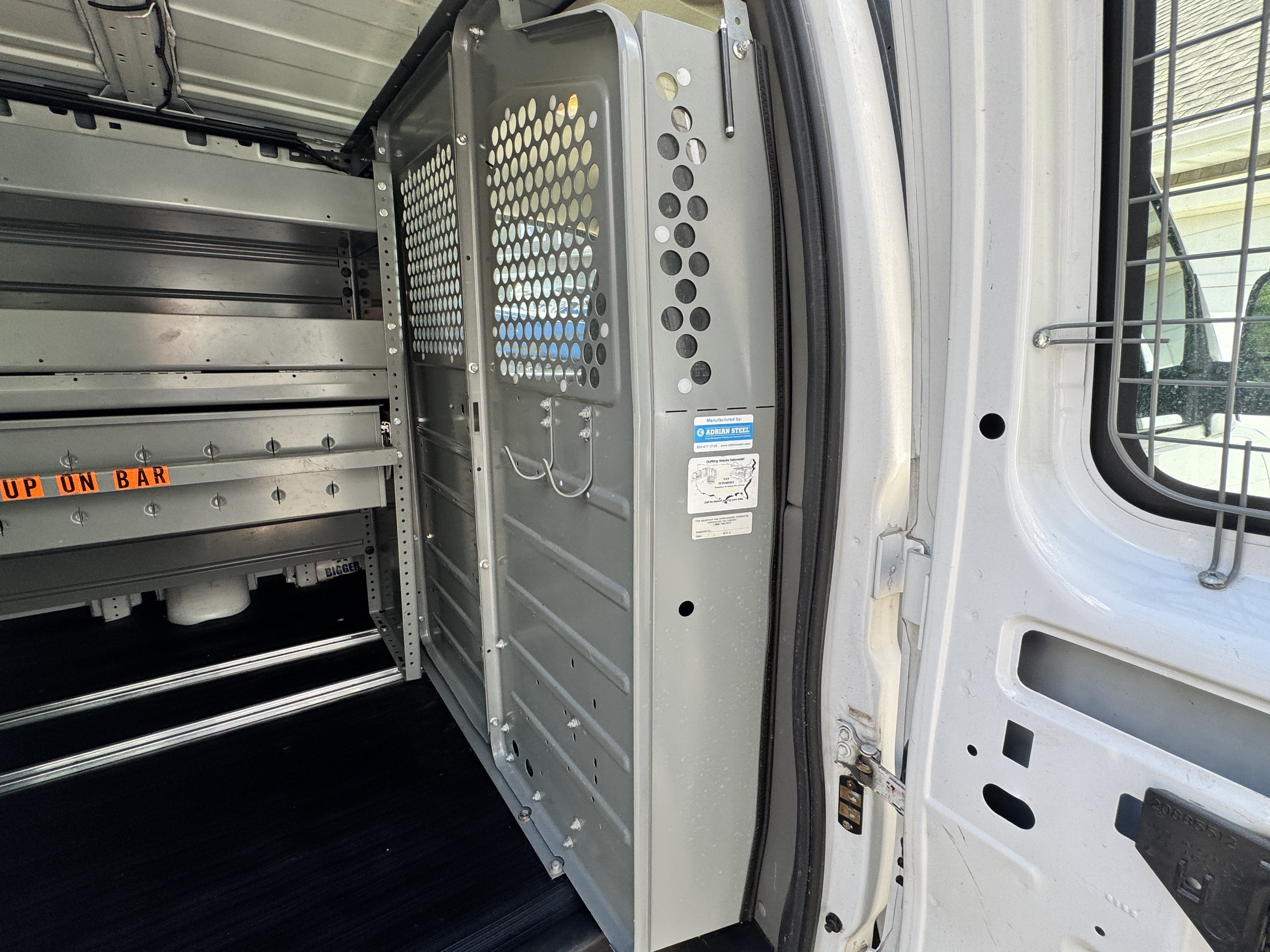Used 2014 Chevrolet Express 2500 RWD image 21