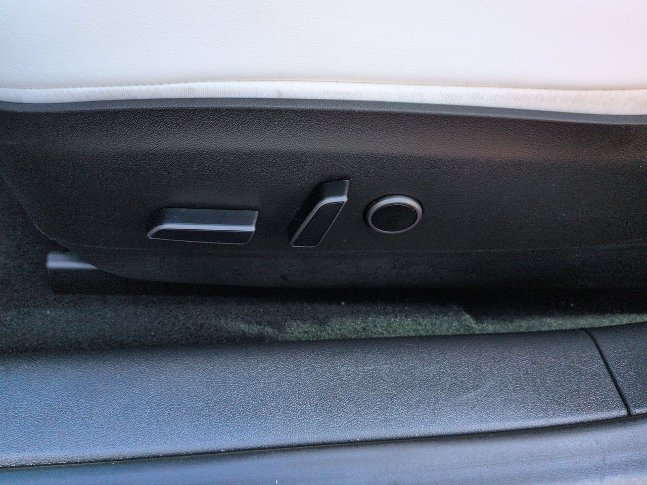 Used 2023 Tesla Model 3 Standard Range RWD image 19