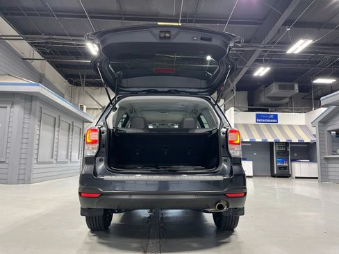 Used 2018 Subaru Forester 2.5i Limited AWD/4WD image 9