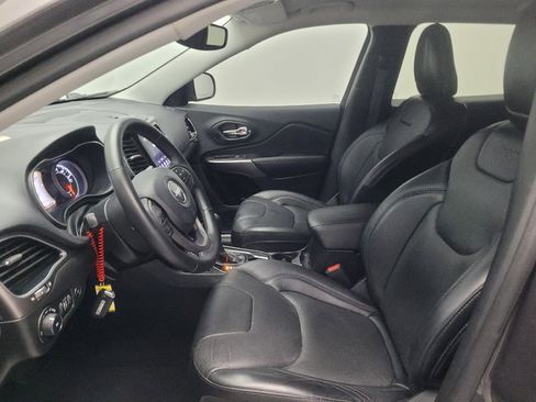 Used 2019 Jeep Cherokee Limited FWD image 17