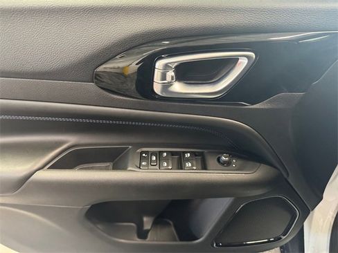 New 2026 Jeep Compass Limited image 25