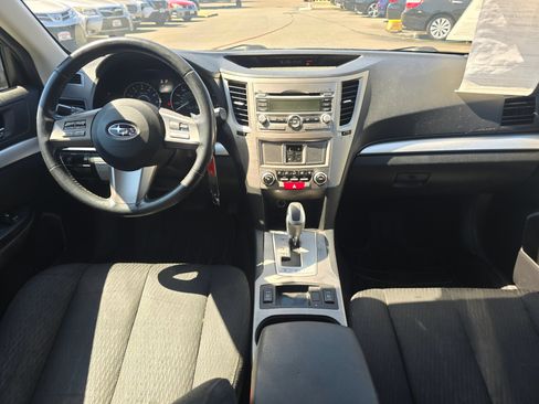 Used 2011 Subaru Outback 2.5i Premium w/ All-Weather Pkg AWD/4WD image 18