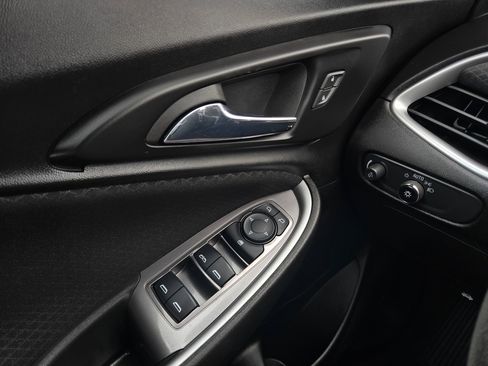 Used 2023 Chevrolet Malibu LT image 22