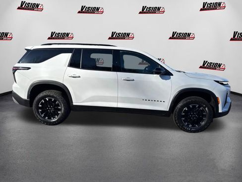 Used 2024 Chevrolet Traverse Z71 image 4