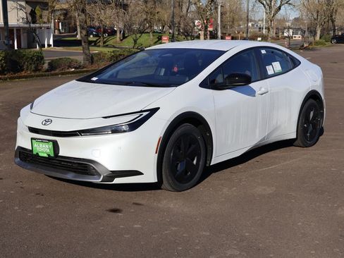 New 2026 Toyota Prius Plug-In Hybrid FWD image 11