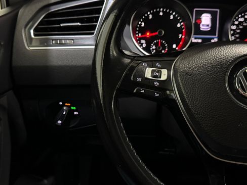 Used 2019 Volkswagen Tiguan SE FWD image 21