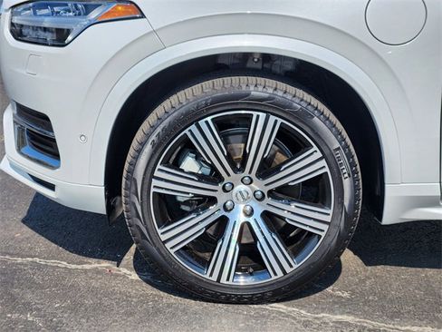 Certified 2025 Volvo XC90 T8 Plus w/ Protection Package Premier image 13