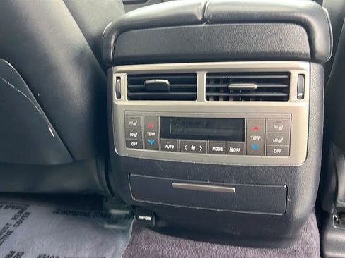 Used 2013 Lexus LX 570 4WD w/ Luxury Pkg image 21