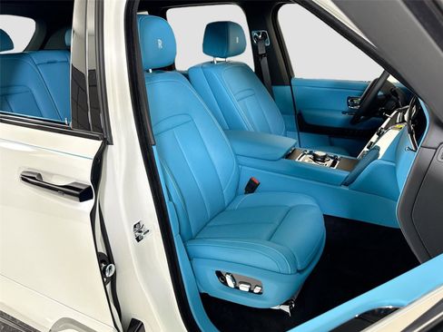 Used 2026 Rolls-Royce Cullinan AWD/4WD image 38