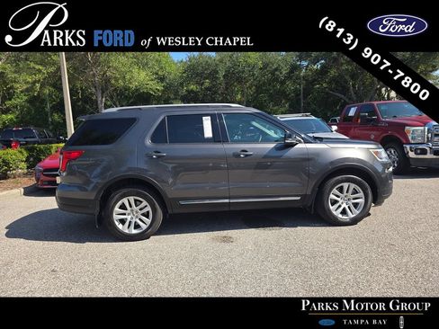 Certified 2018 Ford Explorer XLT w/ Equipment Group 202A AWD/4WD image 4