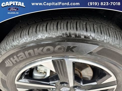 Used 2025 Nissan Sentra SV FWD image 14