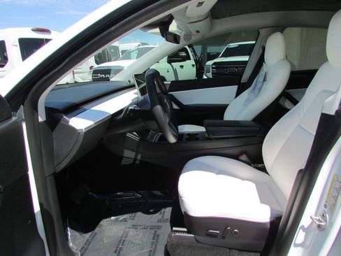 Used 2021 Tesla Model Y Long Range AWD/4WD image 12