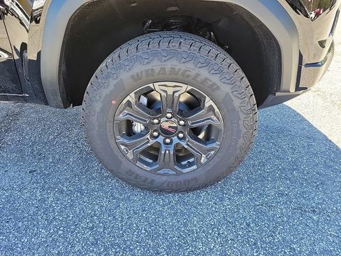 New 2025 GMC Canyon Elevation w/ Technology Package image 3