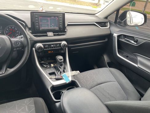 Used 2021 Toyota RAV4 XLE image 27