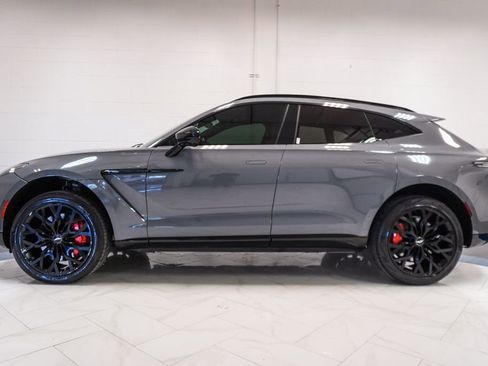Used 2021 Aston Martin DBX AWD/4WD image 32