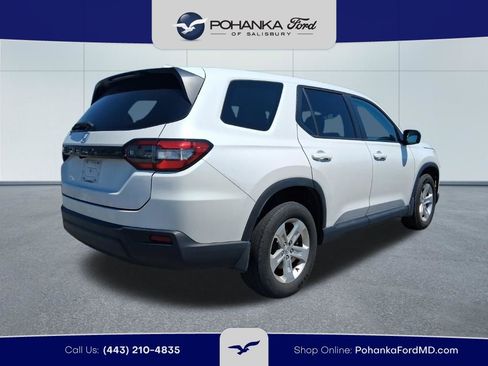 Used 2023 Honda Pilot LX image 5