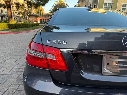 Used 2010 Mercedes-Benz E 550 Sedan image 21