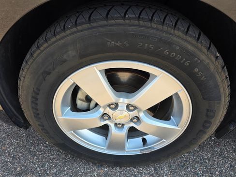 Used 2016 Chevrolet Cruze LT FWD image 9