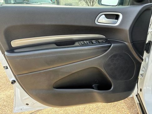 Used 2019 Dodge Durango SXT image 11