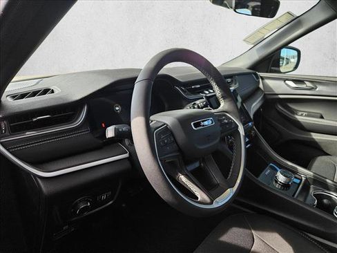 New 2025 Jeep Grand Cherokee L Laredo w/ Luxury Tech Group I RWD image 4