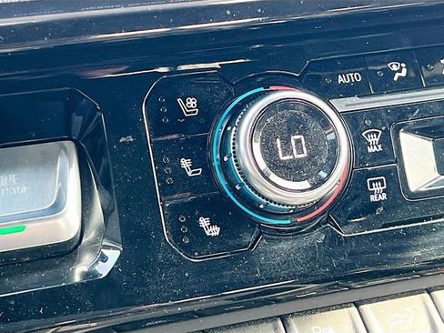 Used 2024 GMC Sierra 2500 AT4 w/ AT4 Premium Plus Package image 22