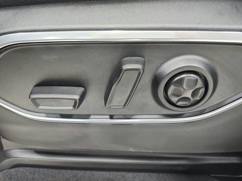 Used 2024 Jeep Wagoneer Series III w/ Premium Group I AWD/4WD image 20