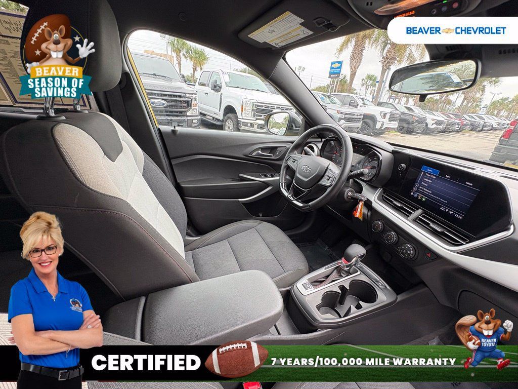 Used 2024 Chevrolet Trax RS w/ Driver Confidence Package FWD image 28