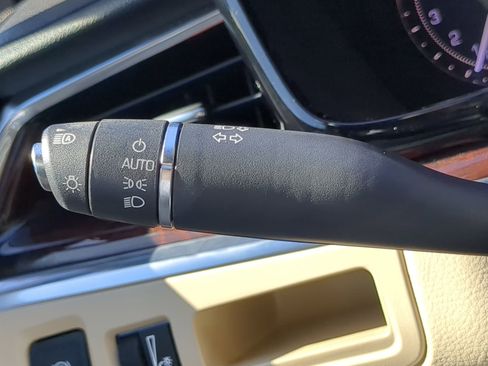 Used 2017 Cadillac XT5 Luxury w/ Driver Awareness Package image 60