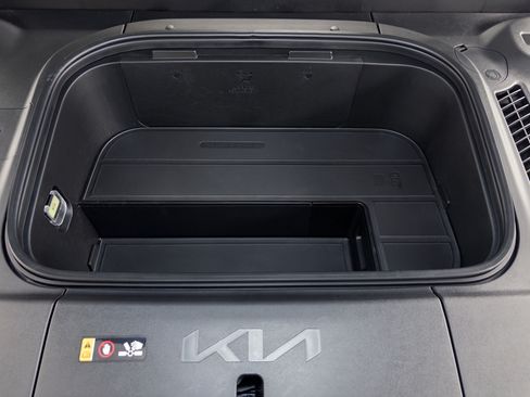 Used 2024 Kia EV9 Land AWD/4WD image 25