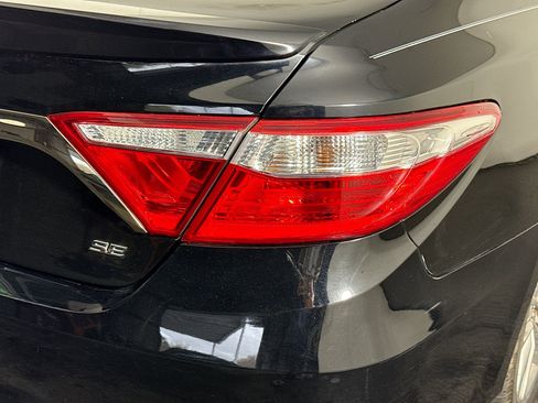 Used 2016 Toyota Camry SE image 33