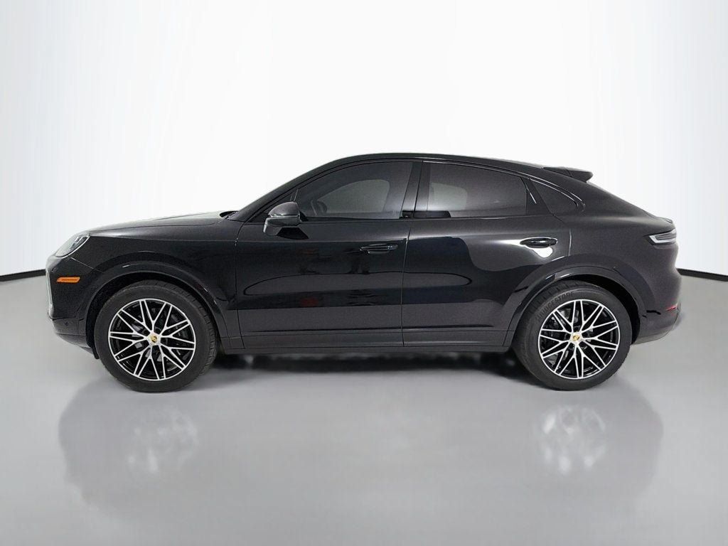 Certified 2024 Porsche Cayenne Coupe AWD/4WD image 2