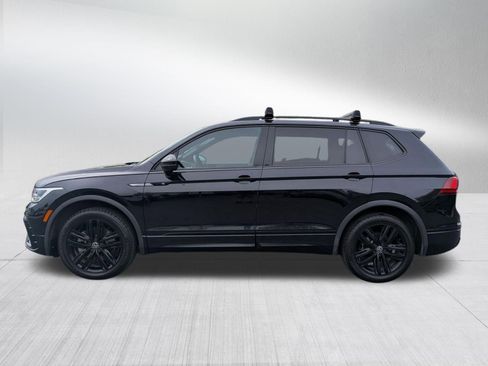 Used 2022 Volkswagen Tiguan SE R-Line image 3