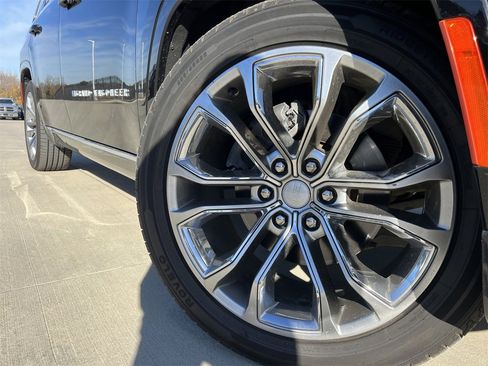 Used 2022 Jeep Grand Wagoneer Series II image 6